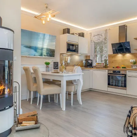 מלון דירות Strandblick 4*