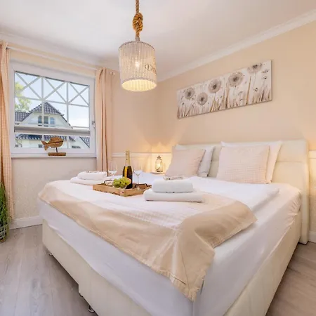 מלון דירות Strandblick 4*